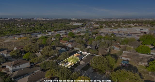 3-bedroom rental at 6019 Old Chimney in San Antonio, TX — photo 3