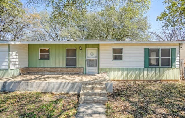 3-bedroom rental at 2810 Kaiser in San Antonio, TX — photo 2
