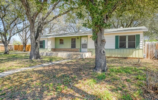 3-bedroom rental at 2810 Kaiser in San Antonio, TX — photo 3