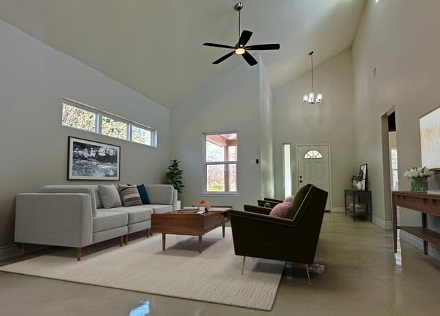 3-bedroom rental at 1722 Center St in San Antonio, TX — photo 2