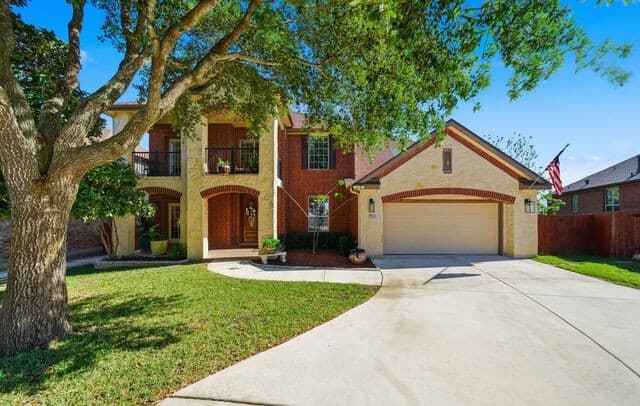 4-bedroom rental at 3923 Forsythia in San Antonio, TX — photo 2
