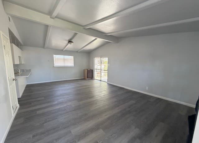 3-bedroom rental at 4843 Castle Shield in San Antonio, TX — photo 2