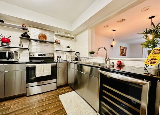 1-bedroom rental at 7930 Roanoke Run Unit 606 in San Antonio, TX — photo 3