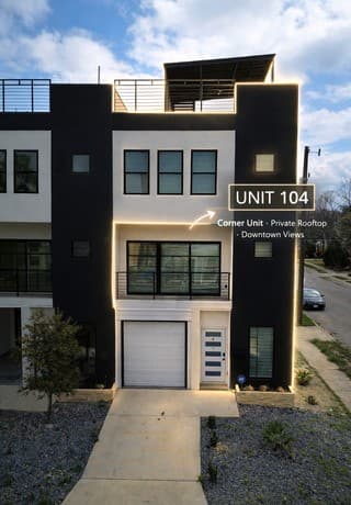3-bedroom rental at 308 S Mesquite Unit 104 in San Antonio, TX — photo 2