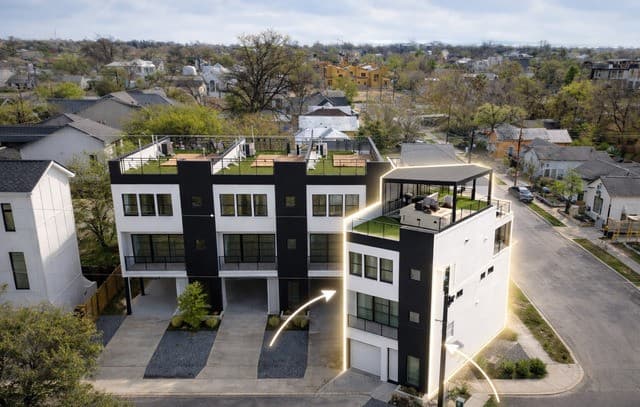 3-bedroom rental at 308 S Mesquite Unit 104 in San Antonio, TX — photo 3