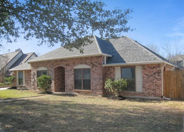 Home for sale at 3433 Foxbriar in Schertz, TX — photo 1