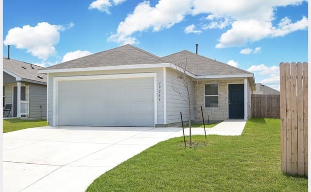 3-bedroom rental at 10203 Asta Trail in San Antonio, TX — photo 2