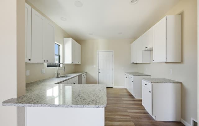 3-bedroom rental at 1515 Lamar in San Antonio, TX — photo 5