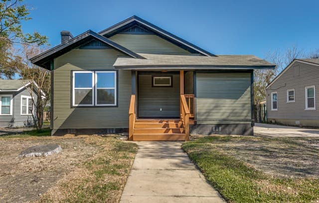 3-bedroom rental at 1231 McKinley in San Antonio, TX — photo 1