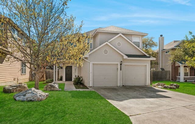 3-bedroom rental at 20514 Tree Mdw in San Antonio, TX — photo 2