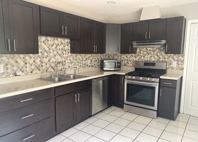 3-bedroom rental at 5511 Eaglewood St in San Antonio, TX — photo 4