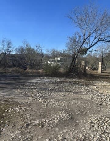 rental at 242 Parham in San Antonio, TX — photo 1