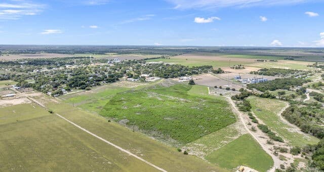 rental at 000 Old LaCoste-Castroville Rd in LaCoste, TX — photo 4