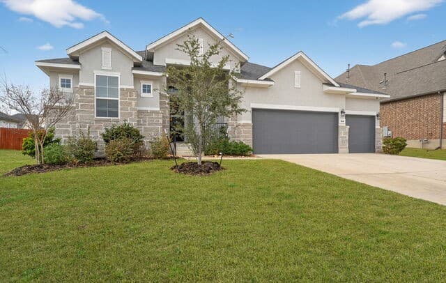 4-bedroom rental at 164 Jereth Crossing in Castroville, TX — photo 3