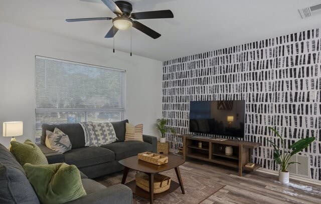 4-bedroom rental at 3314 Deer Creek in San Antonio, TX — photo 5
