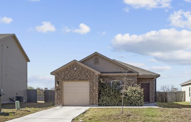 3-bedroom rental at 7415 Capstone in San Antonio, TX — photo 1