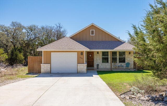 2-bedroom rental at 1306 Live Oak in Spring Branch, TX — photo 1