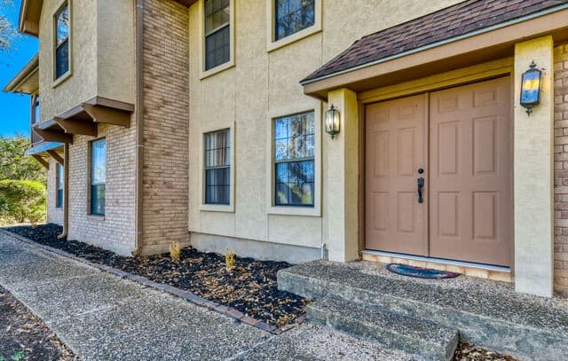 5-bedroom rental at 29342 Seabiscuit in Fair Oaks Ranch, TX — photo 2