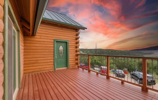 4-bedroom rental at 13689 Fm 1283 in Mico TX