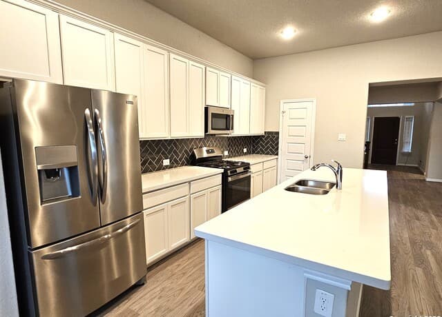 5-bedroom rental at 12549 Rothau Dr in Schertz, TX — photo 4