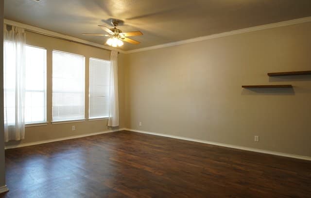 3-bedroom rental at 7203 Snowden in San Antonio, TX — photo 5