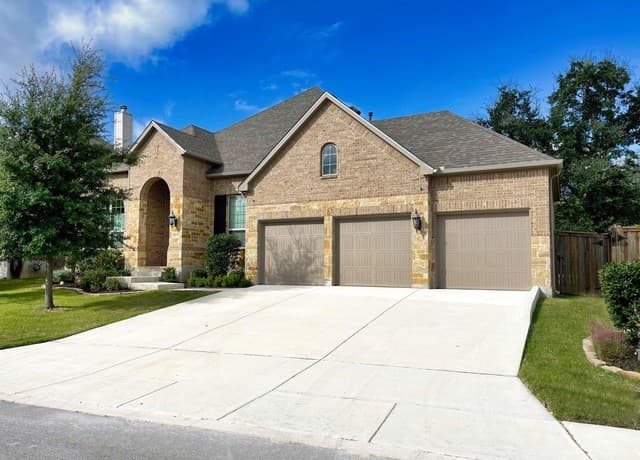 4-bedroom rental at 28839 Porch Swing in Boerne, TX — photo 1