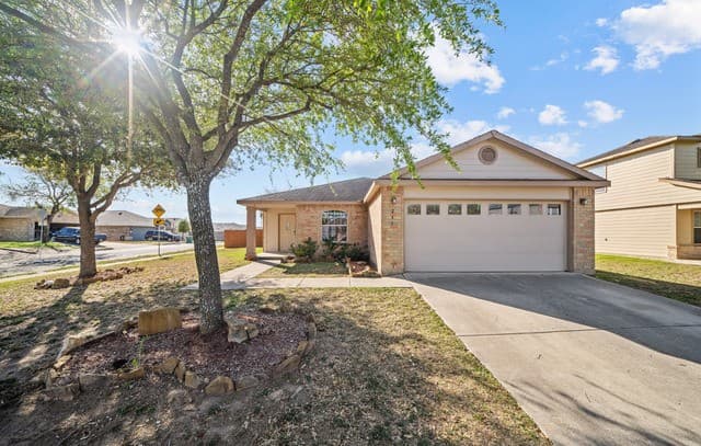 3-bedroom rental at 240 Rustic Acres in Selma, TX — photo 1