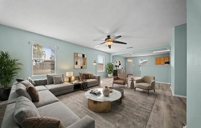 3-bedroom rental at 240 Rustic Acres in Selma, TX — photo 5