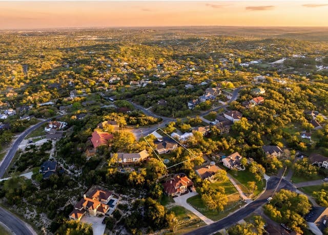 4-bedroom rental at 707 Lone Cir in San Antonio, TX — photo 3