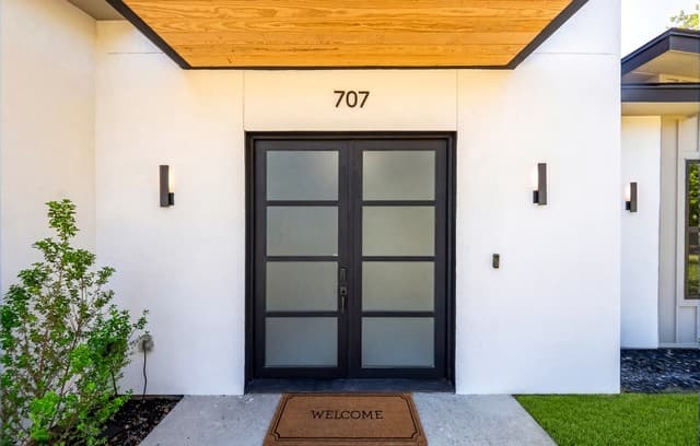4-bedroom rental at 707 Lone Cir in San Antonio, TX — photo 4