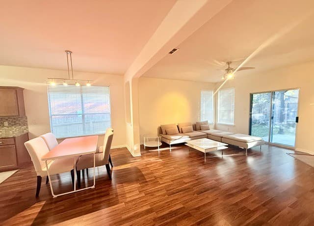 4-bedroom rental at 20630 Cliff Park in San Antonio, TX — photo 5
