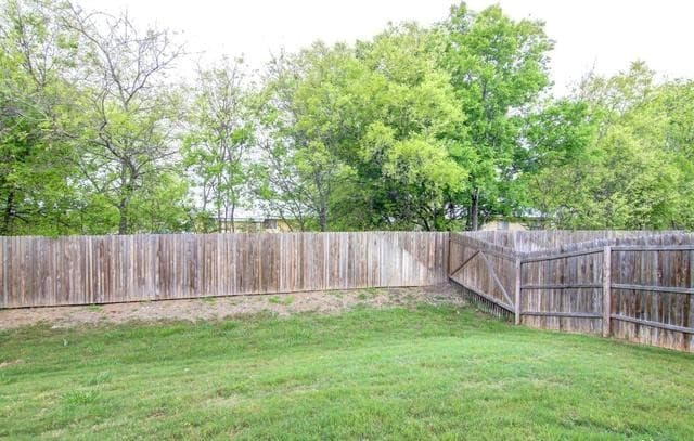 3-bedroom rental at 5523 Degan Way in San Antonio, TX — photo 2
