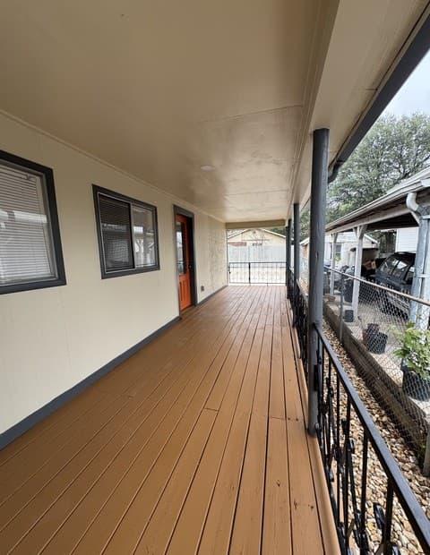 4-bedroom rental at 631 E Mistletoe in San Antonio, TX — photo 2
