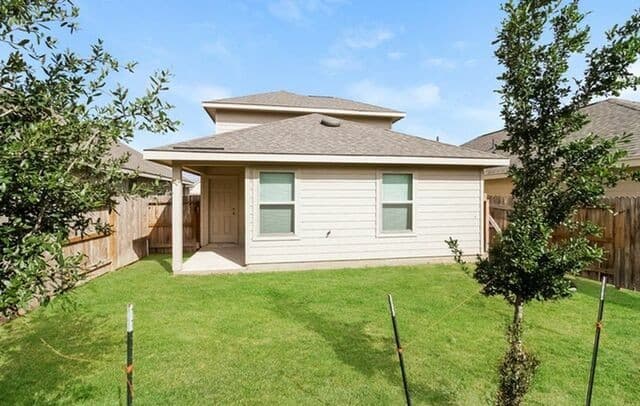 3-bedroom rental at 10418 Clearwater Way in San Antonio, TX — photo 2
