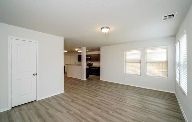 3-bedroom rental at 2330 Redlove Drive in San Antonio, TX — photo 5