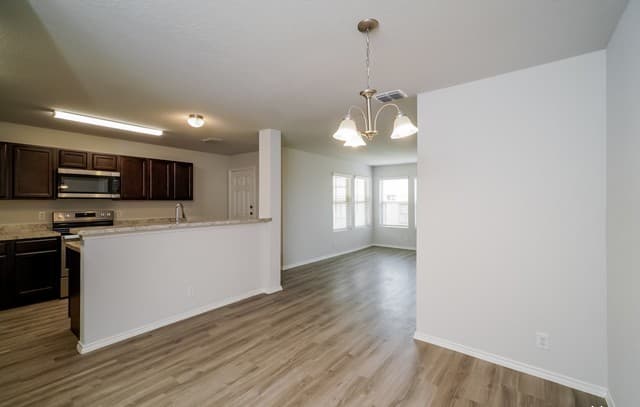 3-bedroom rental at 2347 Dry Moss Way in San Antonio, TX — photo 5