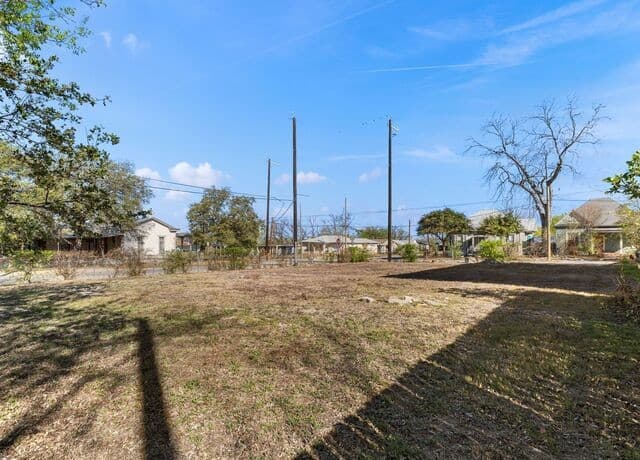 rental at 602 Nolan Street in San Antonio, TX — photo 1