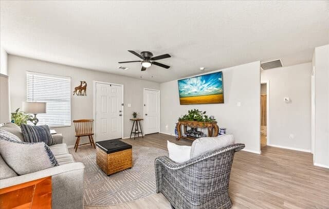 3-bedroom rental at 6331 Arredondo in San Antonio, TX — photo 5