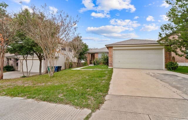 3-bedroom rental at 10215 Tiger Bay in San Antonio, TX — photo 1