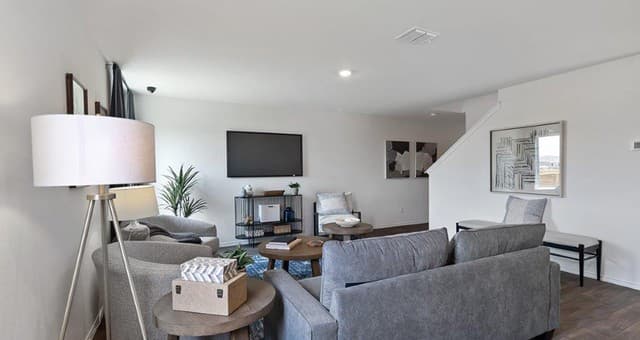 5-bedroom rental at 10743 Criterion in San Antonio, TX — photo 5