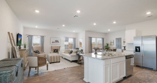 4-bedroom rental at 5802 Calville Blanc in San Antonio, TX — photo 3