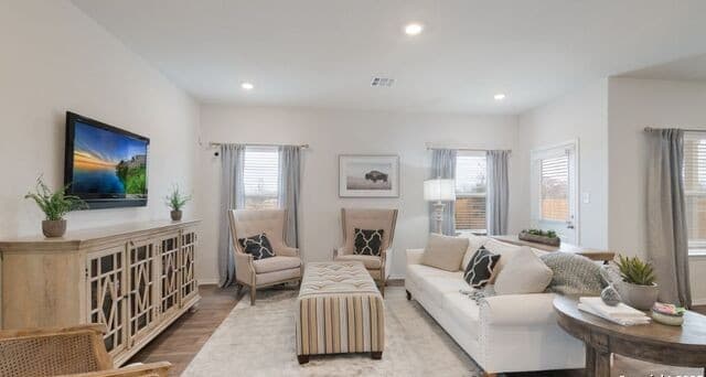 4-bedroom rental at 5802 Calville Blanc in San Antonio, TX — photo 4