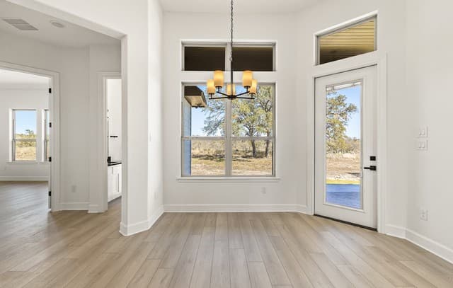 3-bedroom rental at 241 Stone Loop in Castroville, TX — photo 5