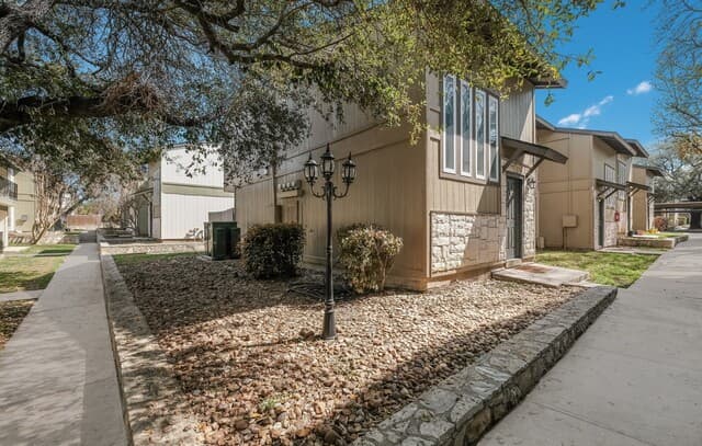 3-bedroom rental at 100 Lorenz Unit 804 in San Antonio, TX — photo 1