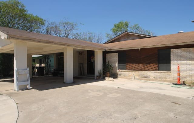 4-bedroom rental at 3507 Fairmeadows in San Antonio, TX — photo 1