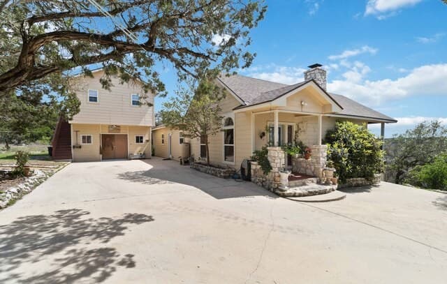 2-bedroom rental at 19708 Nottingham in Grey Forest, TX — photo 3