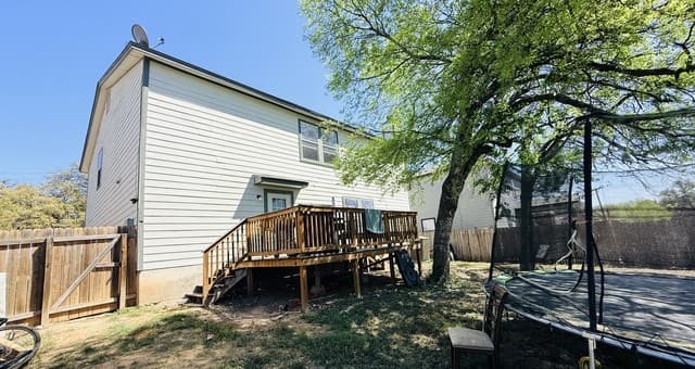 4-bedroom rental at 10027 Moongrove in San Antonio, TX — photo 4