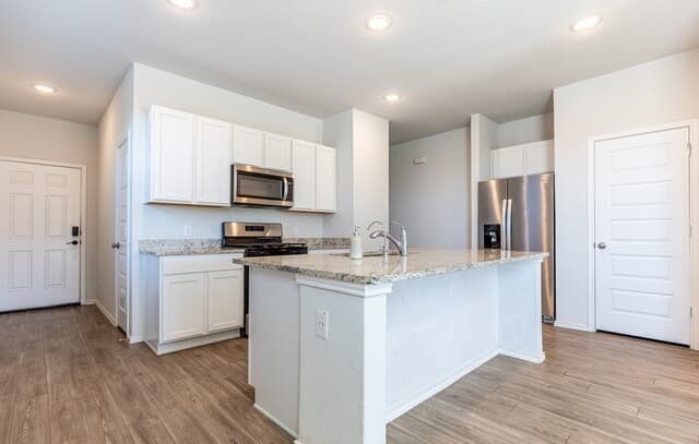 4-bedroom rental at 5823 Hematite Rim in San Antonio, TX — photo 5