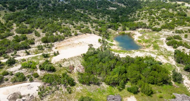rental at 340 W Starview Cv in Blanco, TX — photo 4
