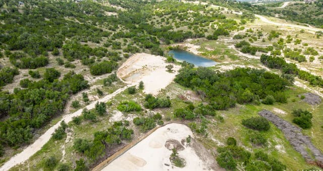 rental at 340 W Starview Cv in Blanco, TX — photo 5